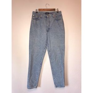 Vintage Gap light wash high waisted mom jeans